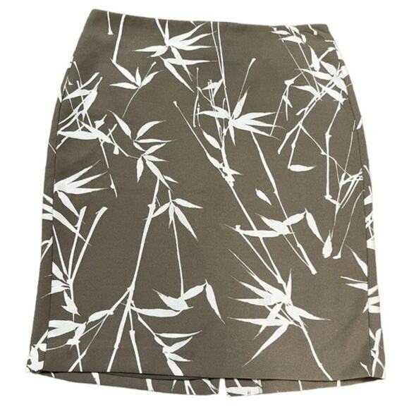 Banana Republic Pencil Skirt Women’s Size 2 Fully Lined Tropical Floral Leaves - Picture 1 of 6